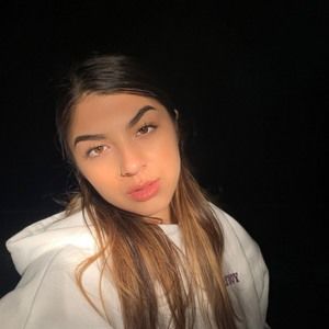 Meet your Posher, Isabella